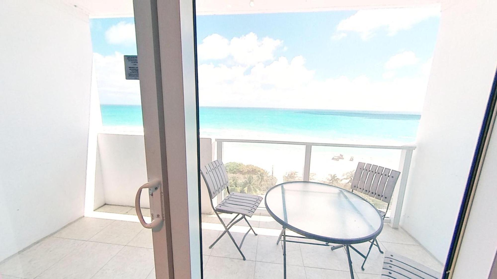 Castle 828 Oceanfront View With Balcony, Pool, Tennis, Beach Access And Free Parking! Маямі-Біч Номер фото